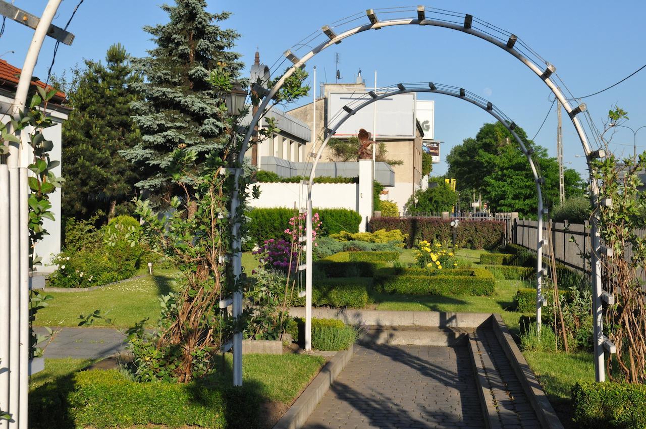 Hotel "Zajazd Napoleonski" 바르샤바 외부 사진